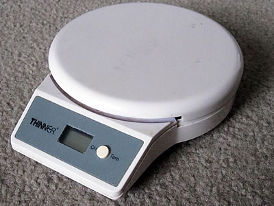Thinner digital scale Thinner digital scale