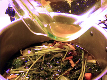 Homemade Broth Recipe from the Plastic-free Chef Homemade Broth Recipe from the Plastic-free Chef