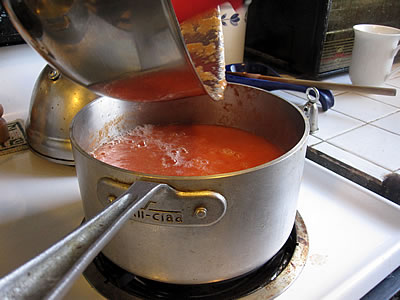 making homemade ketchup making homemade ketchup