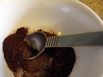 making homemade ketchup making homemade ketchup