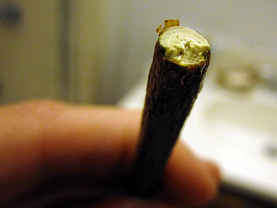 Neem chew stick toothbrushes Neem chew stick toothbrushes