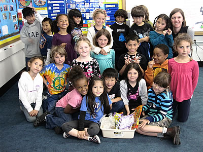 1st graders collect plastic trash at Rooftop School in SF 1st graders collect plastic trash at Rooftop School in SF